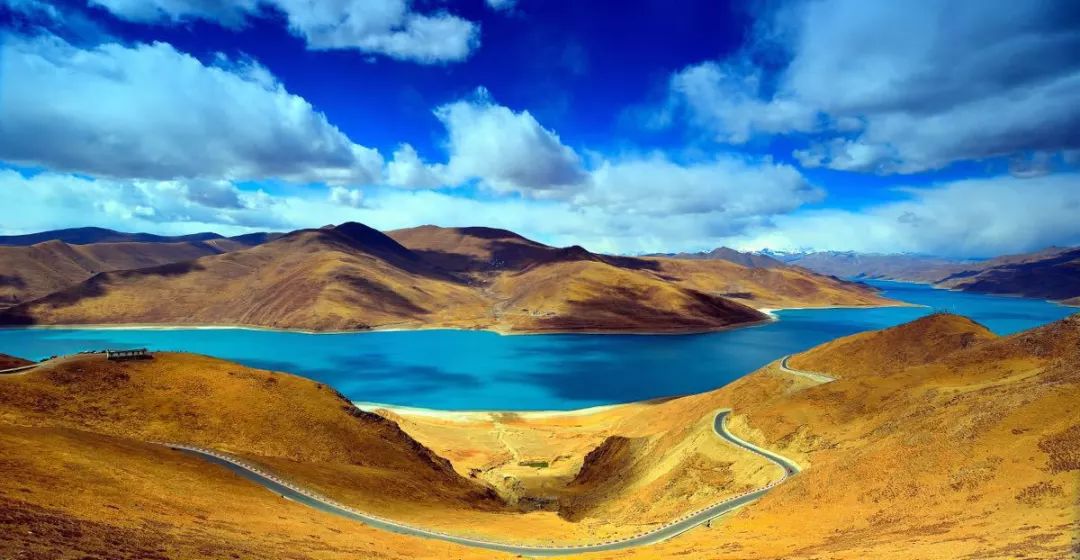 西藏，繁荣稳定的雪域高原与多元文化交融之地